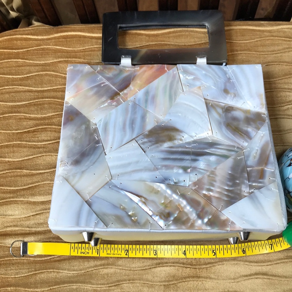 Shell Handbag - image 8